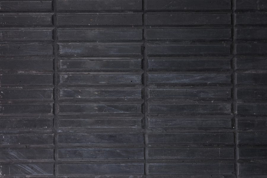 Czym są płytki w kolorze antracytowym?